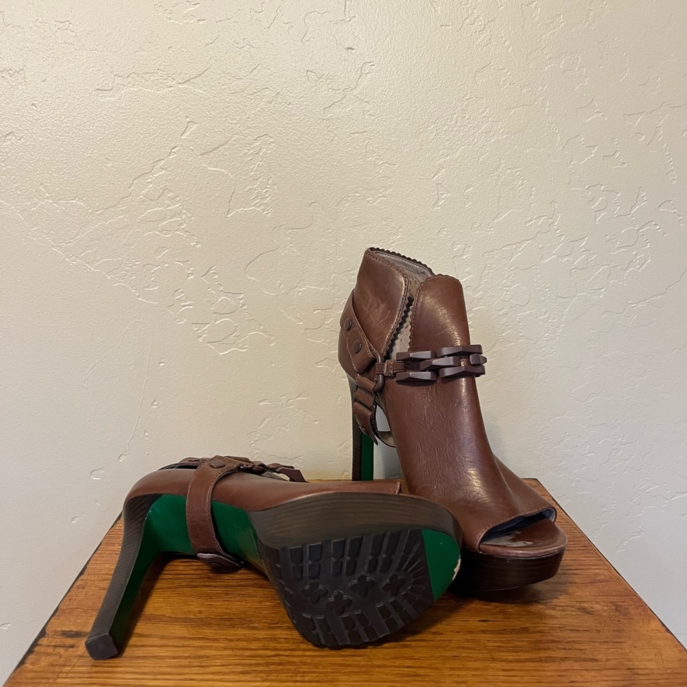 Donald J. Pliner Brown Leather Heels with Green Soles